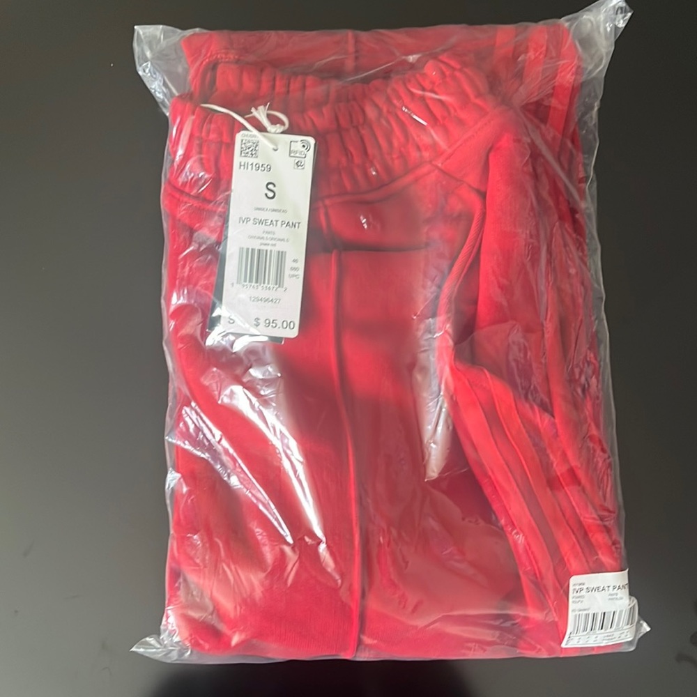 Ivy Park - 2022 Valentine’s Day Drop